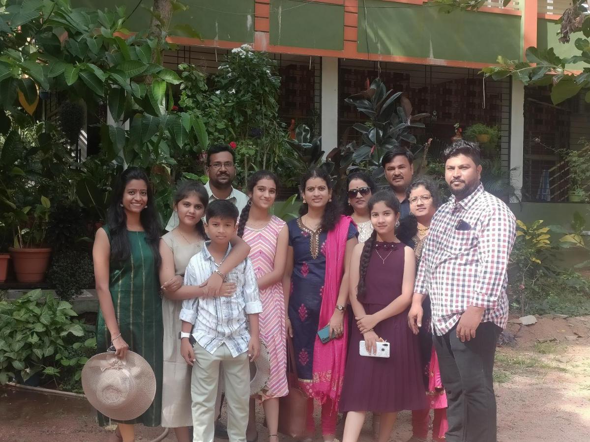 Saptami Hampi Homestay エクステリア 写真
